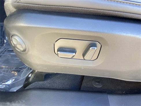 Used 2025 Jeep Gladiator Rubicon w/ Convenience Group image 21