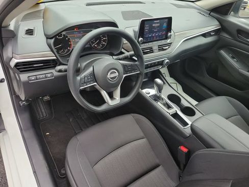Used 2026 Nissan Altima 2.5 SV FWD image 8