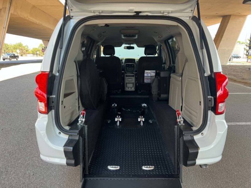 Used 2017 Dodge Grand Caravan SE w/ Power Window Group FWD image 44