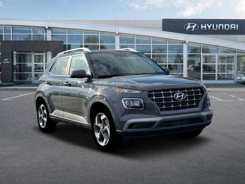 New 2026 Hyundai Venue SEL FWD image 11
