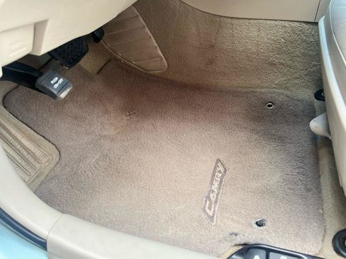 Used 2011 Toyota Camry XLE w/ XLE Extra-Value Pkg #2 FWD image 12