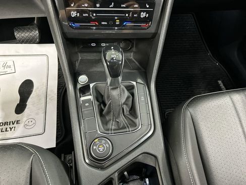 Certified 2022 Volkswagen Tiguan SE AWD/4WD image 17