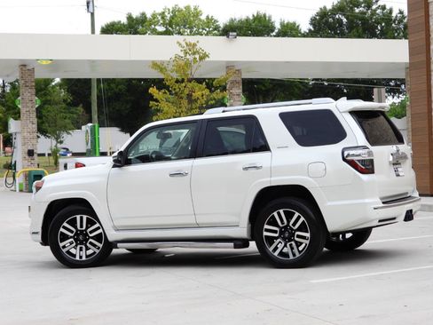 Used 2018 Toyota 4Runner Limited RWD image 19