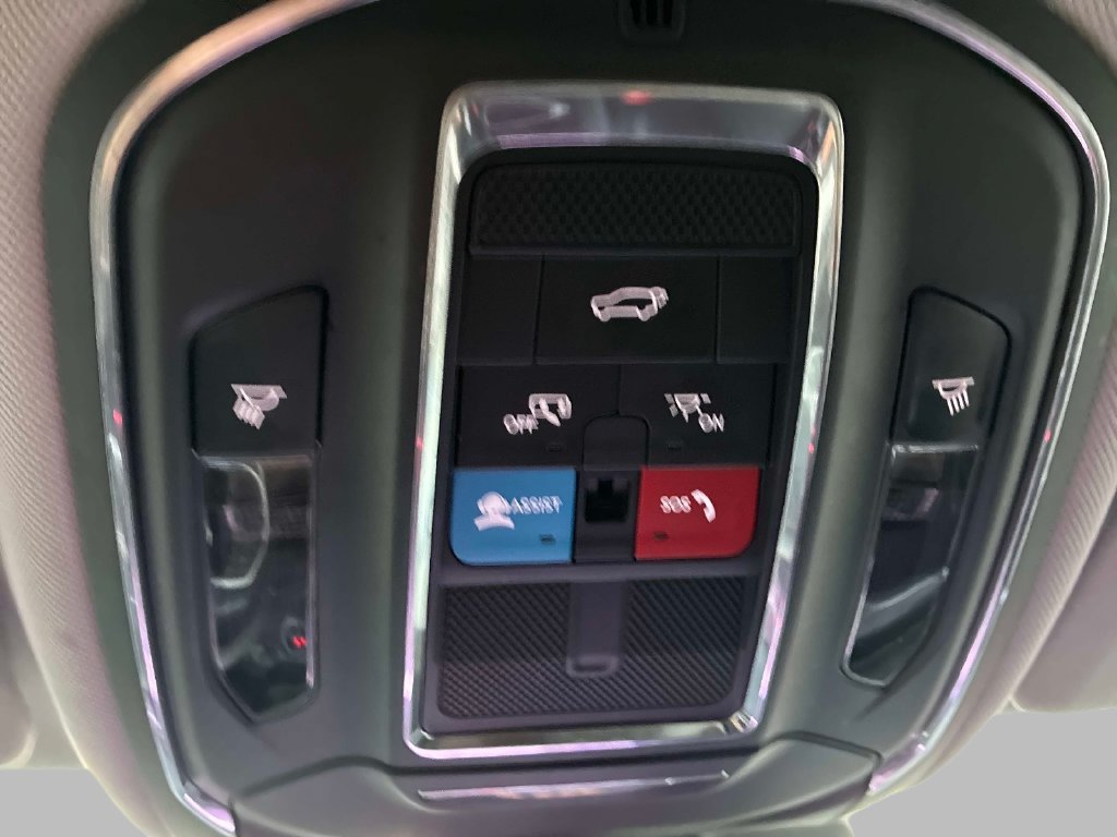Used 2023 Jeep Grand Cherokee Limited AWD/4WD image 37