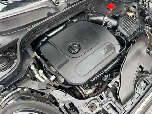 Used 2021 MINI Cooper 2-Door Hardtop w/ Storage Package image 34