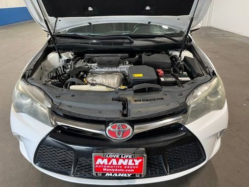 Used 2015 Toyota Camry SE FWD image 9