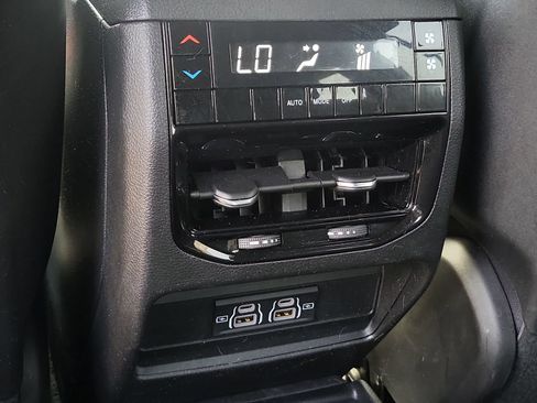 Used 2025 Jeep Grand Cherokee L Laredo RWD image 20