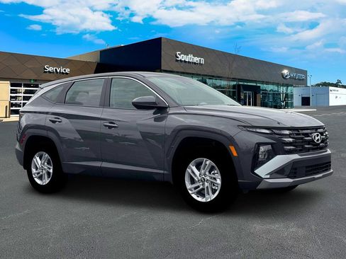 New 2026 Hyundai Tucson SE image 11