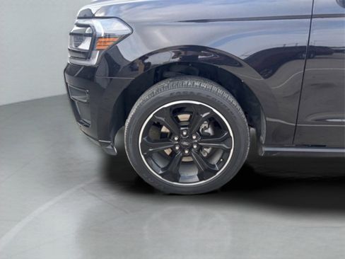 Used 2023 Ford Expedition Limited image 8