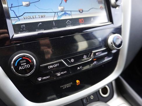 Used 2018 Nissan Murano S FWD image 17