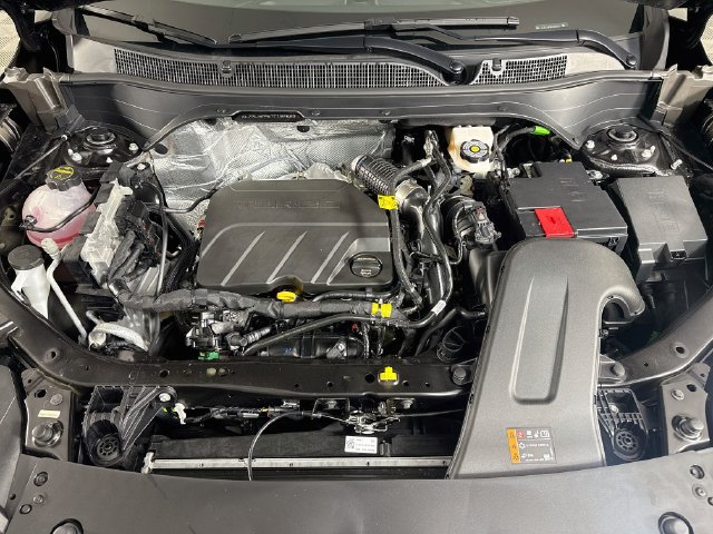 Used 2026 Chevrolet Trax LT w/ LT Convenience Package FWD image 38