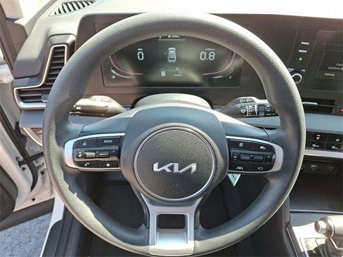 Used 2024 Kia Sportage LX image 20