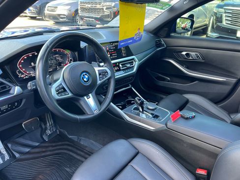 Used 2022 BMW 330e w/ M Sport Package RWD image 31