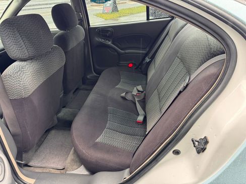 Used 2003 Pontiac Grand Am SE image 11