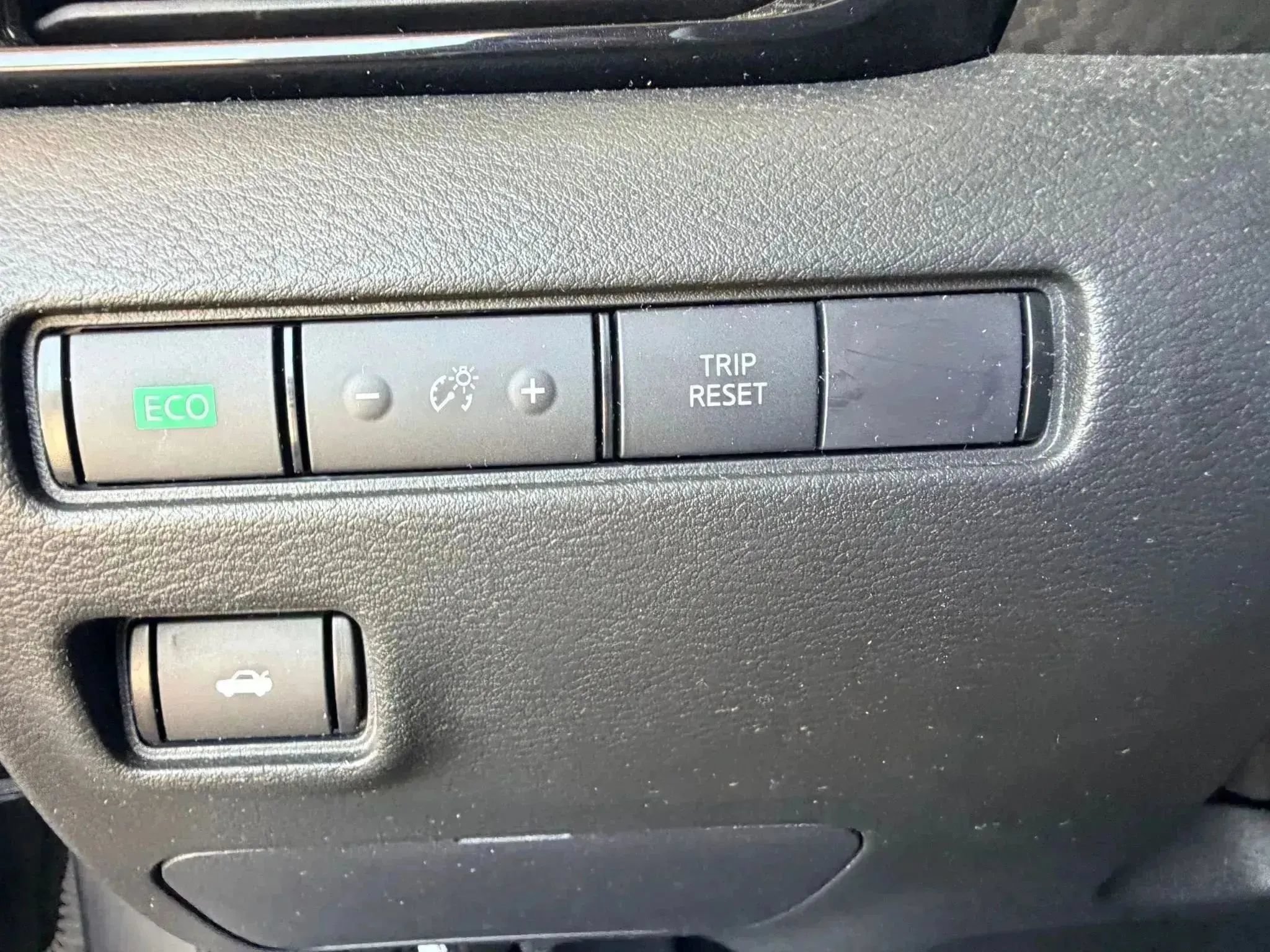 Used 2023 Nissan Sentra SR w/ SR Premium Package FWD image 21