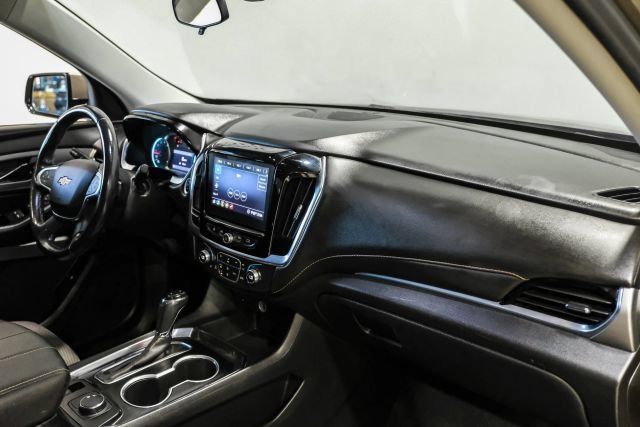 Used 2020 Chevrolet Traverse LT FWD image 15