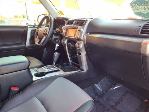 Used 2016 Toyota 4Runner SR5 image 23