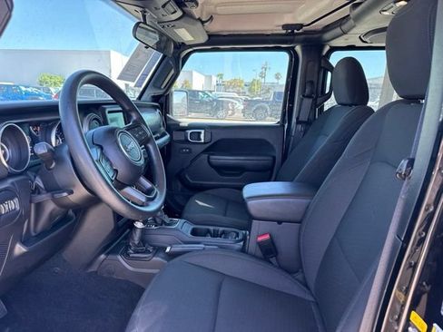 Used 2022 Jeep Wrangler Unlimited Sport AWD/4WD image 9