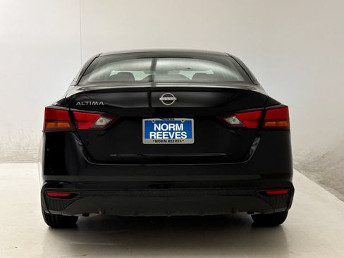 Used 2024 Nissan Altima 2.5 S FWD image 8