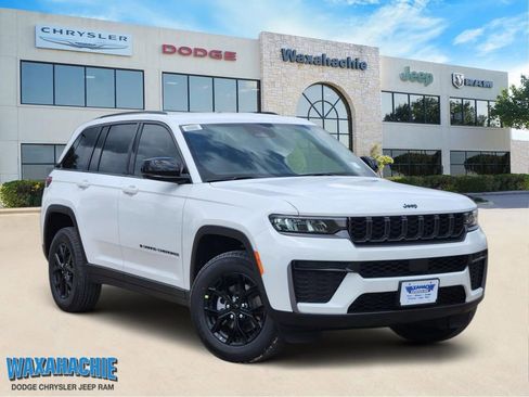 New 2026 Jeep Grand Cherokee Altitude RWD image 1