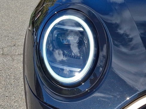 Used 2025 MINI Cooper 2-Door Hardtop image 9