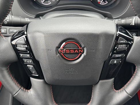 Used 2025 Nissan Frontier PRO-4X w/ Pro Convenience Package AWD/4WD image 11