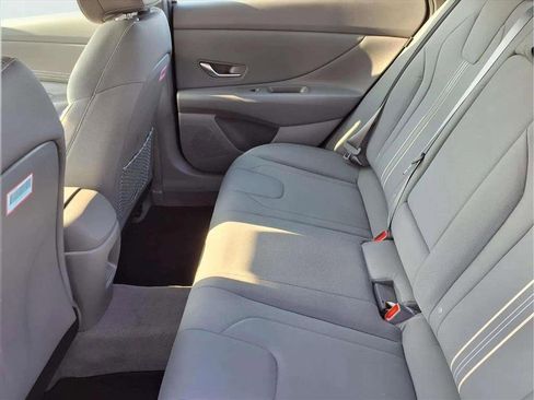 Used 2024 Hyundai Elantra SEL w/ Convenience Package image 11