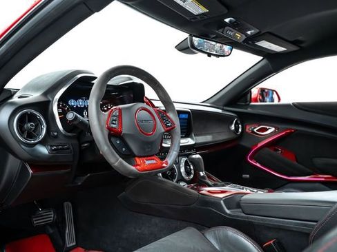 Used 2020 Chevrolet Camaro ZL1 image 21