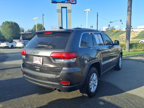 Used 2020 Jeep Grand Cherokee Laredo RWD image 6