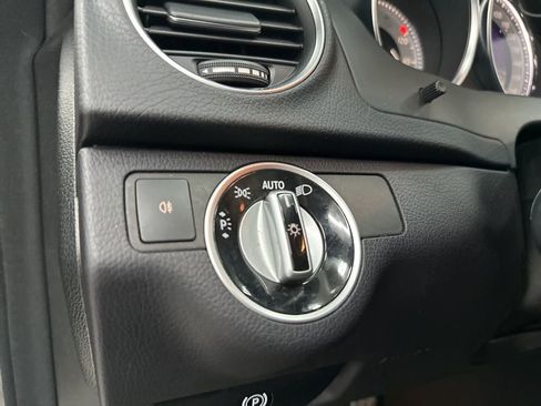 Used 2012 Mercedes-Benz C 250 Sedan image 17