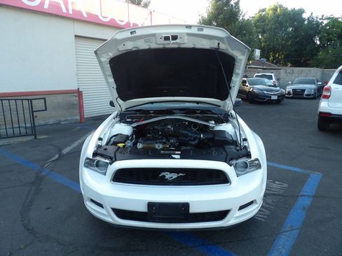 Used 2013 Ford Mustang Convertible RWD image 12