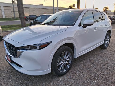 New 2025 MAZDA CX-5 AWD 2.5 S w/ Premium Plus Pkg image 3