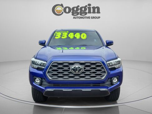 Used 2022 Toyota Tacoma TRD Off-Road AWD/4WD image 8