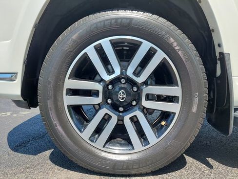 Used 2018 Toyota 4Runner Limited AWD/4WD image 13