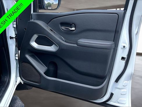 Used 2024 Nissan Frontier SV RWD image 27