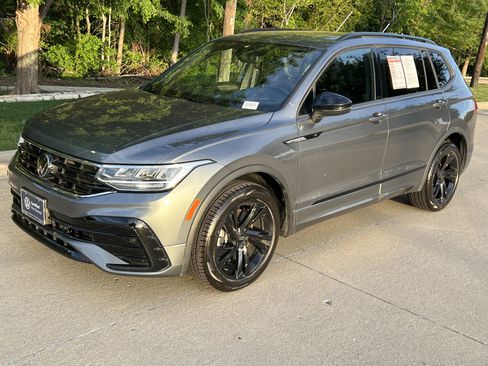 Certified 2024 Volkswagen Tiguan SE R-Line w/ MDO Package, Three-Row image 5