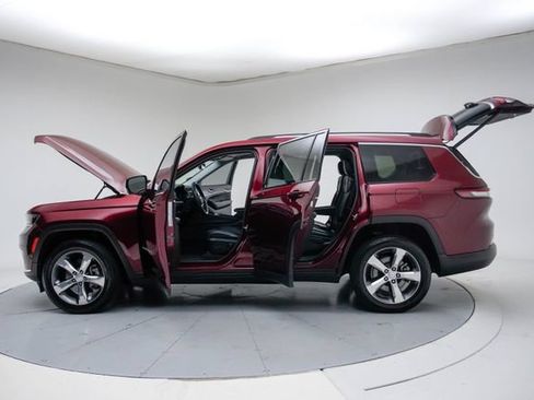 Used 2022 Jeep Grand Cherokee L Limited w/ Luxury Tech Group II AWD/4WD image 18