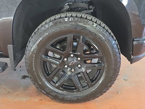 Used 2021 Chevrolet Silverado 1500 LT Trail Boss image 8