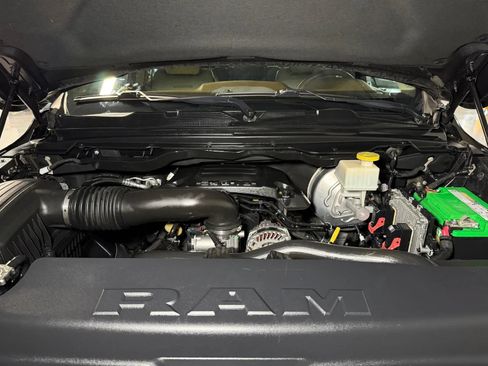 Used 2019 RAM 1500 Laramie RWD image 4