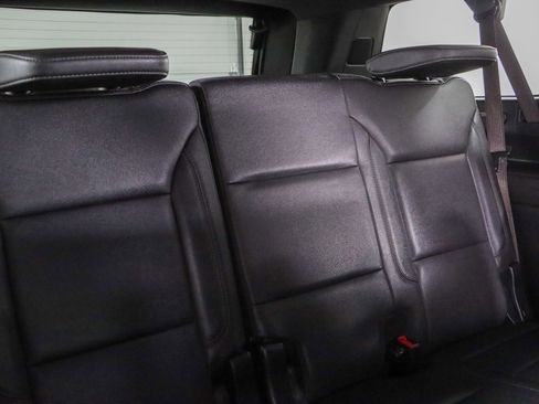 Used 2023 Chevrolet Suburban LT image 32