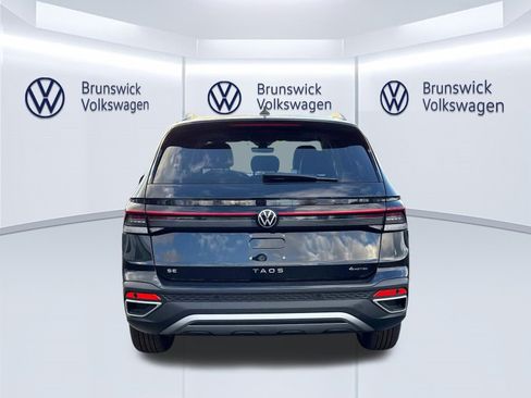 New 2026 Volkswagen Taos SE AWD/4WD image 5