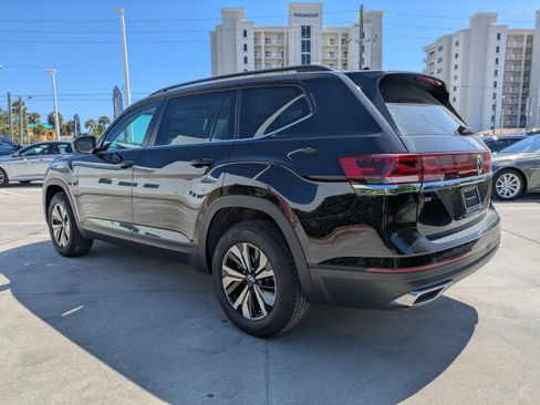 New 2026 Volkswagen Atlas SE FWD image 6