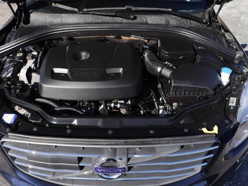 Used 2016 Volvo XC60 T6 Platinum w/ Climate Package image 44