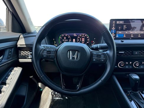 Used 2023 Honda Accord EX-L image 12