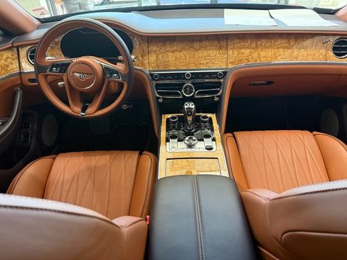 Used 2020 Bentley Flying Spur W12 image 35