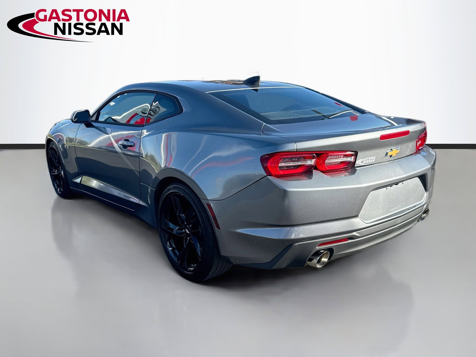 Used 2019 Chevrolet Camaro LT RWD image 6