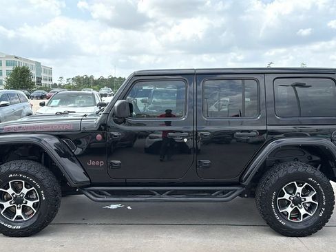 Used 2022 Jeep Wrangler Unlimited Rubicon w/ Cold Weather Group AWD/4WD image 2