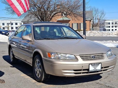 Used 1998 Toyota Camry LE image 3