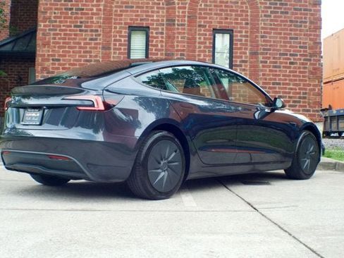 Used 2025 Tesla Model 3 RWD image 5