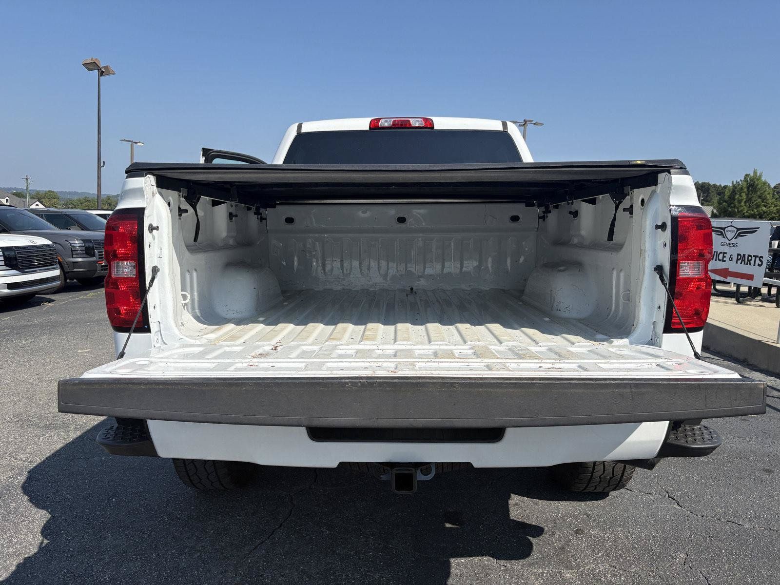 Used 2018 Chevrolet Silverado 1500 Custom w/ Custom Value Package RWD image 10